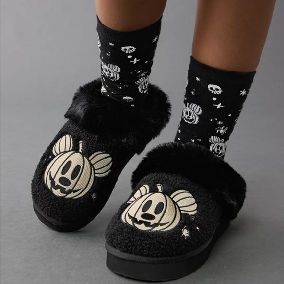 American Eagle Disney Mickey Mouse Halloween Slippers Size 8 - Picture 4 of 4
